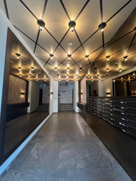 Stilvoll möbliert wohnen im Herzen Berlins – großzügige 4 Zimmer-Wohnung — photo 1